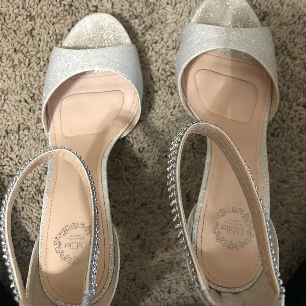 Silver Heels - image 3